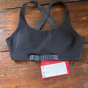 NWT Lululemon Adapt the strap bra size 10
